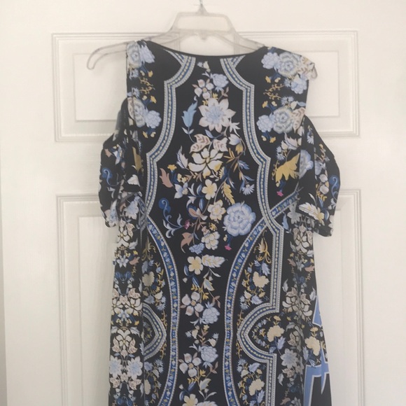 Dress - Picture 5 of 6